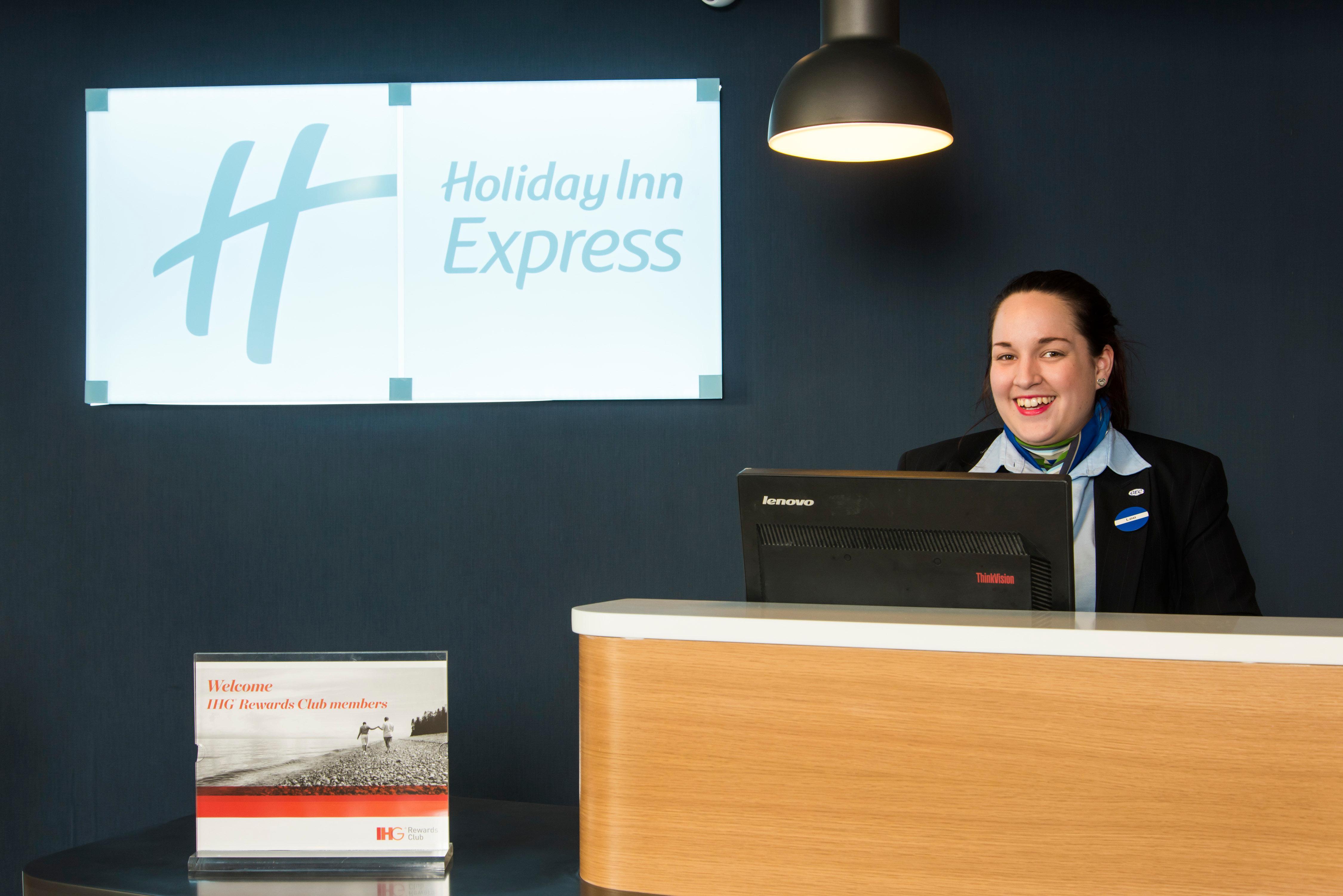 Holiday Inn Express Portsmouth - North, An Ihg Hotel Esterno foto
